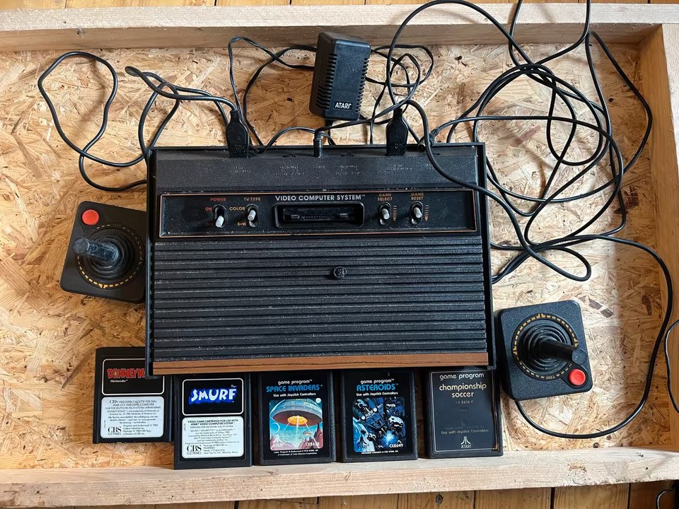 Atari 2600 CX-2600 AP mit 5 Spielen & Zubehör